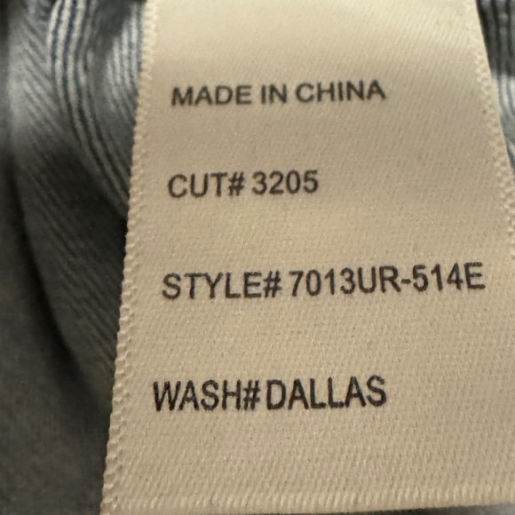 Articles of Society Los Angeles Women’s Classic Denim Jean Jacket Light Wash - Picture 8 of 15